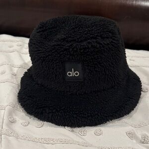 ALO Yoga Black Fleece Bucket Hat